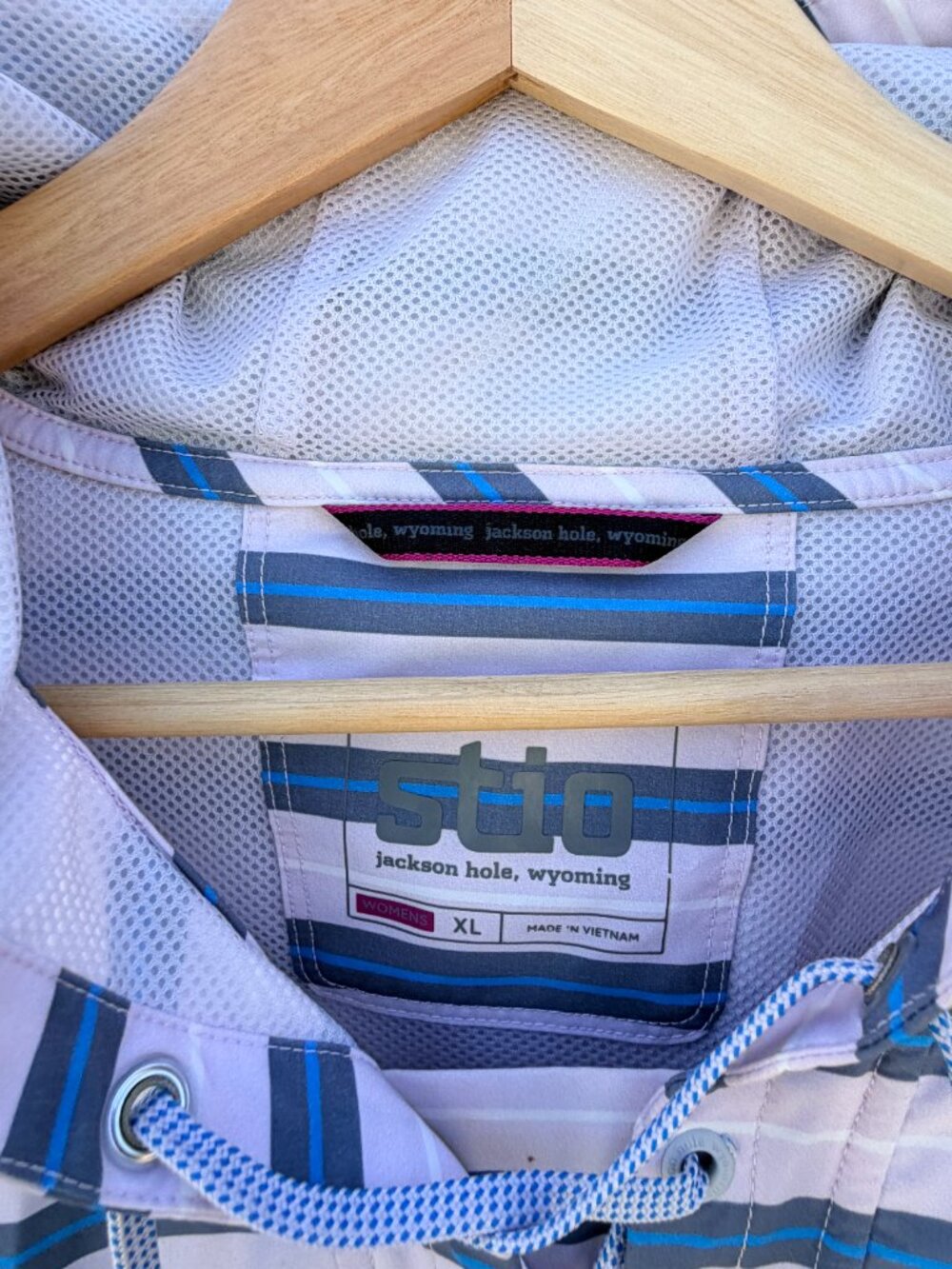Stio Women's CFS Sun Hoodie XL White Striped UPF 50 Pullover Excellent Pre-Owned - Picture 4 of 10